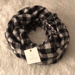 Buffalo Plaid / Gingham White & Black Eternity Scarf 🧣 NWT 🖤🤍🖤 Christmas